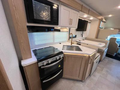 2027 Thor Motor Coach CHATEAU — photo 10 view