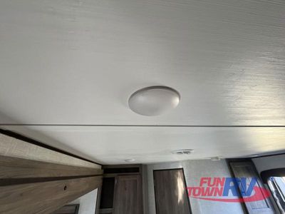 2023 CrossRoads RV Zinger - Photo 25