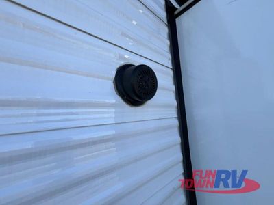 2023 CrossRoads RV Zinger - Photo 14