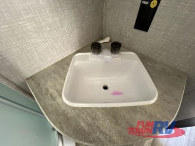 2023 CrossRoads RV Zinger - Photo 35