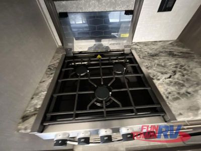 2023 CrossRoads RV Zinger - Photo 21
