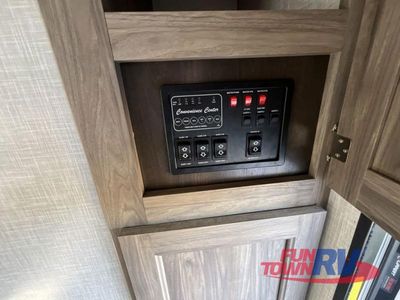 2023 CrossRoads RV Zinger - Photo 33