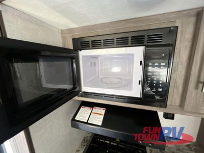 2023 CrossRoads RV Zinger - Photo 22