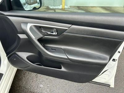 2017 Nissan Altima 2.5 SR - Photo 33