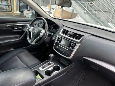 2017 Nissan Altima 2.5 SR - Photo 32