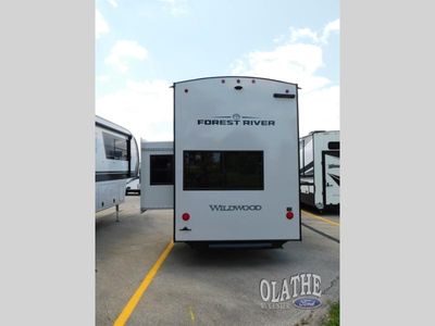 2026 Forest River RV Wildwood Heritage Glen — photo 9 view