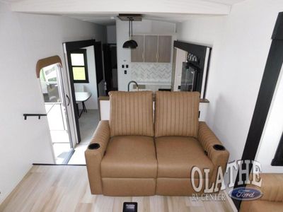 2026 Forest River RV Wildwood Heritage Glen — photo 23 view