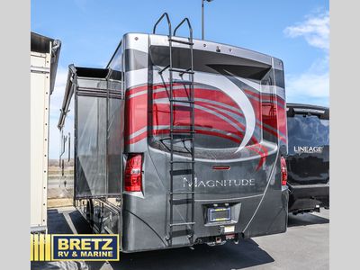 2021 Thor Motor Coach Magnitude - Photo 4