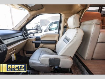 2021 Thor Motor Coach Magnitude - Photo 9