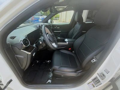 2024 Mercedes-Benz GLC — photo 16 view