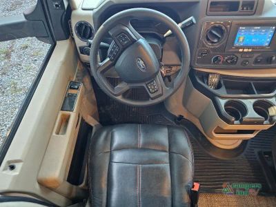 2023 Thor Motor Coach Outlaw — photo 14 view