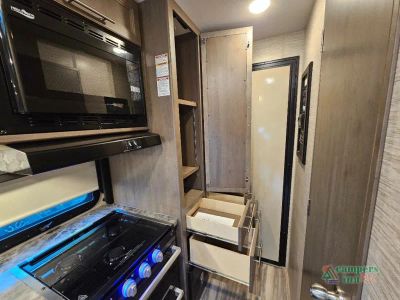 2023 Thor Motor Coach Outlaw — photo 38 view