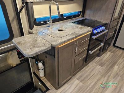 2023 Thor Motor Coach Outlaw — photo 26 view