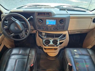 2023 Thor Motor Coach Outlaw — photo 18 view