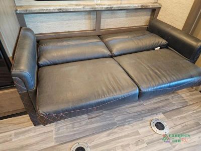 2023 Thor Motor Coach Outlaw — photo 45 view