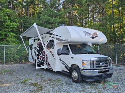 2023 Thor Motor Coach Outlaw — front three-quarter view