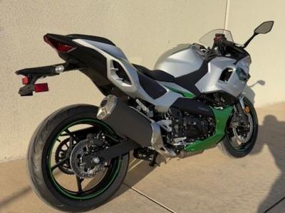 2024 Kawasaki Ninja 7 Hybrid ABS - Photo 2