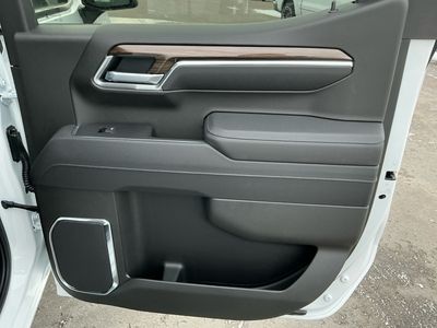 2026 Chevrolet Silverado 1500 - Photo 12