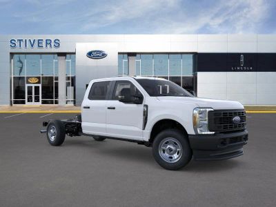 2026 Ford Chassis Cab - Photo 1