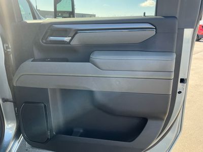 2026 Chevrolet Silverado 2500HD — photo 19 view