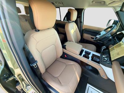 2026 Land Rover Defender 130 — photo 12 view