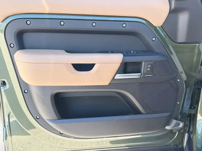 2026 Land Rover Defender 130 — photo 20 view