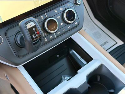 2026 Land Rover Defender 130 — photo 27 view