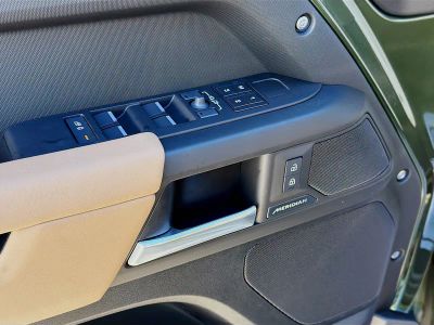 2026 Land Rover Defender 130 — photo 21 view