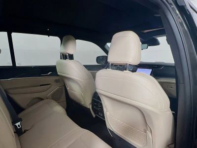 2024 Jeep Grand Cherokee — photo 8 view