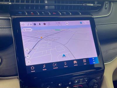 2024 Jeep Grand Cherokee — photo 13 view