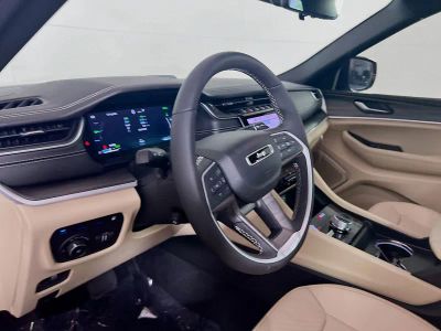 2024 Jeep Grand Cherokee — photo 9 view