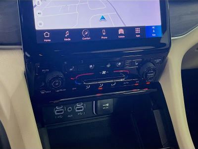 2024 Jeep Grand Cherokee — photo 15 view