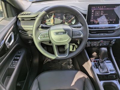 2026 Jeep Compass — photo 14 view