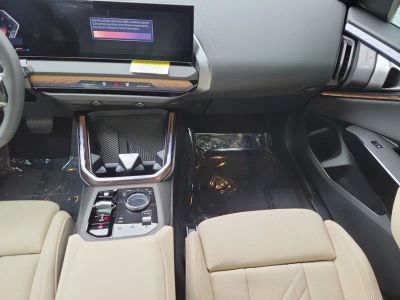 2026 BMW X3 — photo 9 view