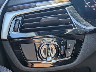 2021 BMW 5 Series - Photo 21