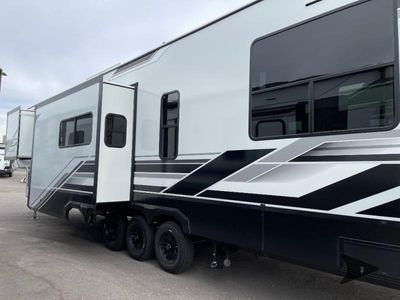 2026 Grand Design Momentum G-Class — photo 9 view