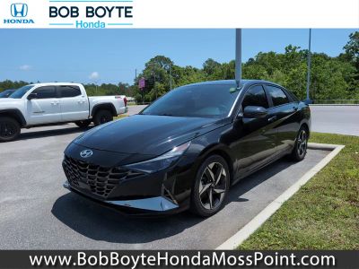 2022 Hyundai Elantra - Photo 1