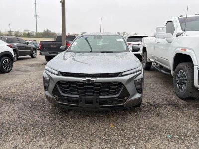 2025 Chevrolet Trax - Photo 2