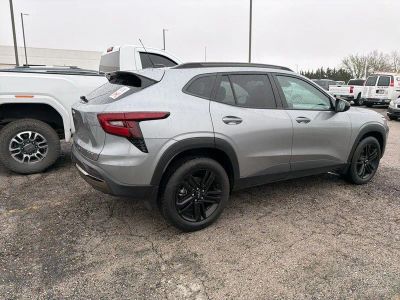 2025 Chevrolet Trax - Photo 4
