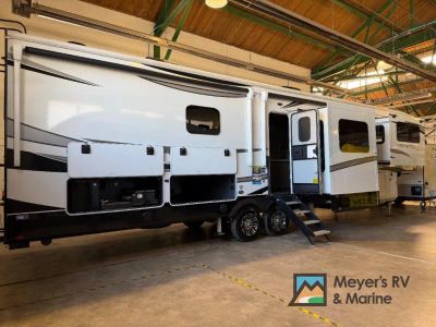 2024 Jayco North Point - Photo 3