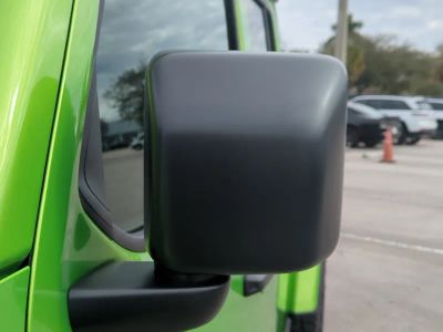 2026 Jeep Gladiator — photo 12 view
