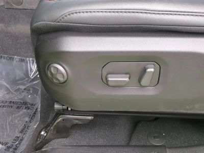 2026 Jeep Gladiator — photo 22 view