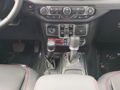 2026 Jeep Gladiator — photo 21 view