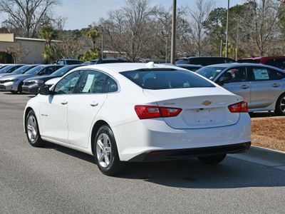 2023 Chevrolet Malibu - Photo 2