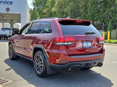 2021 Jeep Grand Cherokee — interior view