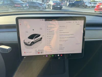 2023 Tesla Model Y — photo 11 view