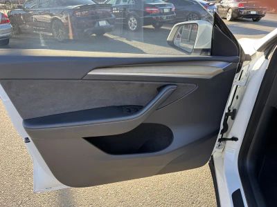 2023 Tesla Model Y — photo 13 view