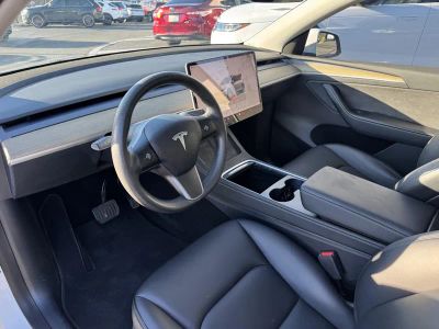 2023 Tesla Model Y — photo 8 view
