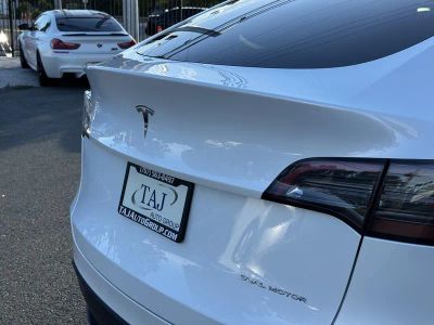 2023 Tesla Model Y — photo 27 view
