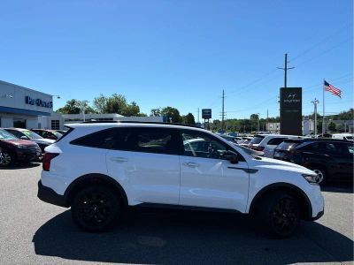 2021 Kia Sorento — rear three-quarter view
